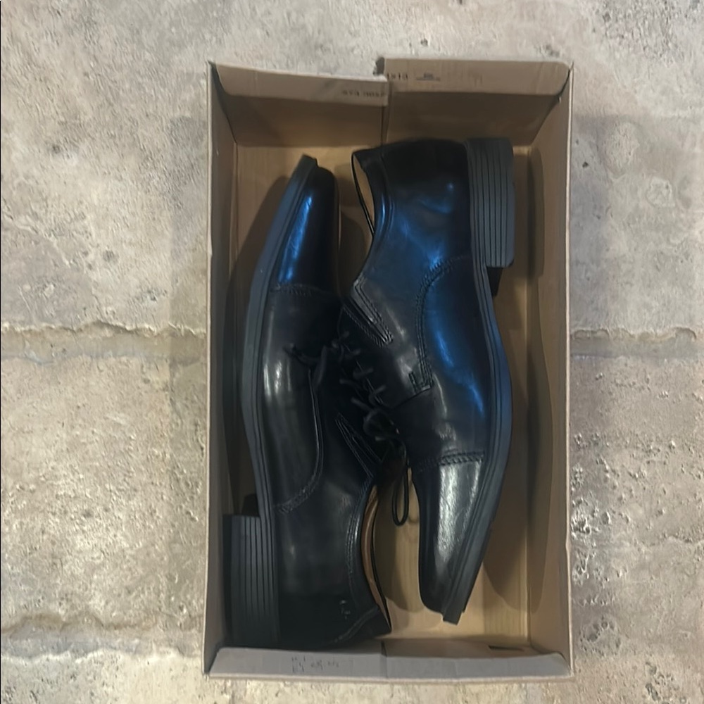 Men's Black Leather Dress Shoes